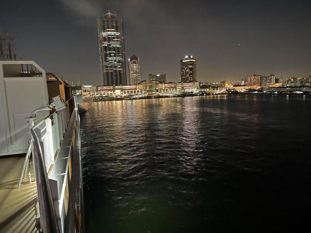 軽キャンピングカーちょいCamで大阪南港を出港